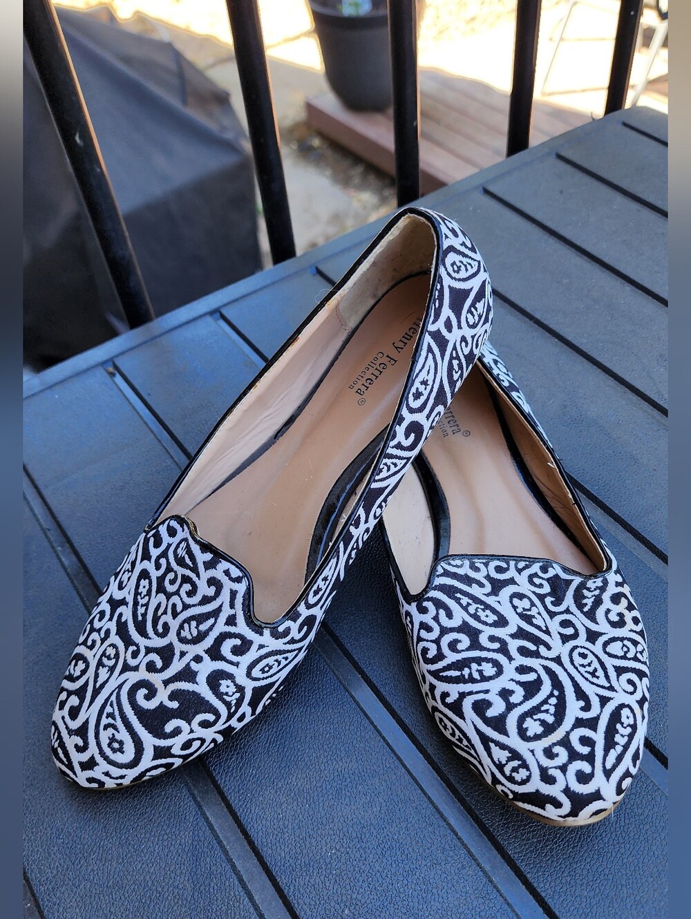 Black & White Women’s Slip-On Flats